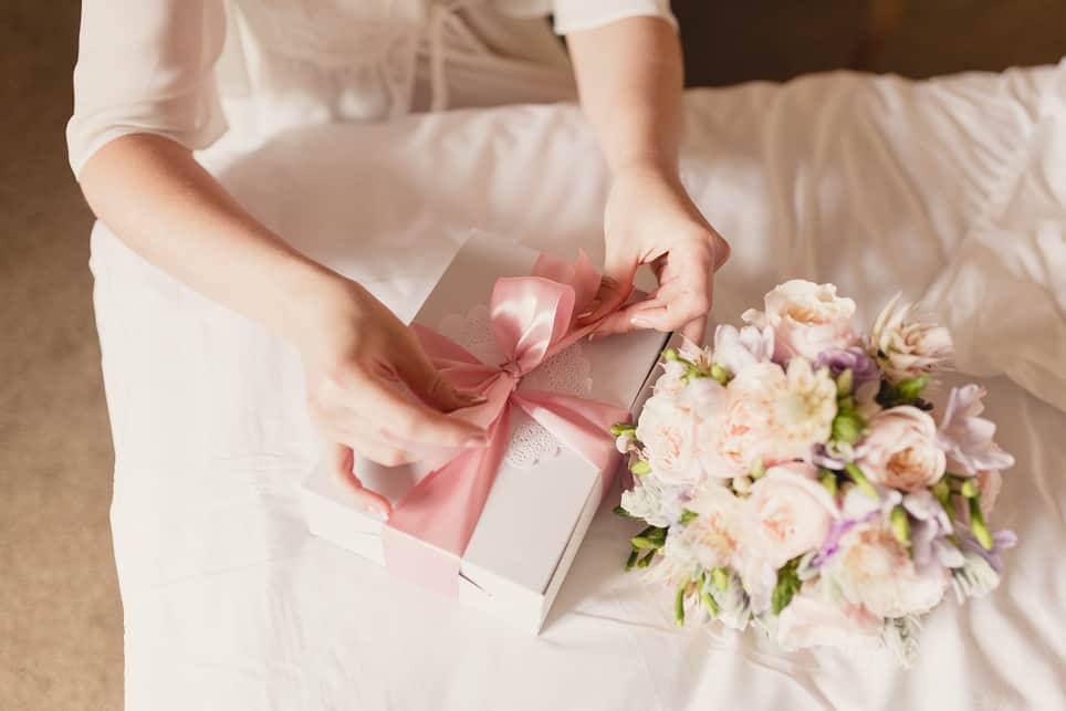 The Ultimate Wedding Gift Idea Guide for 2022